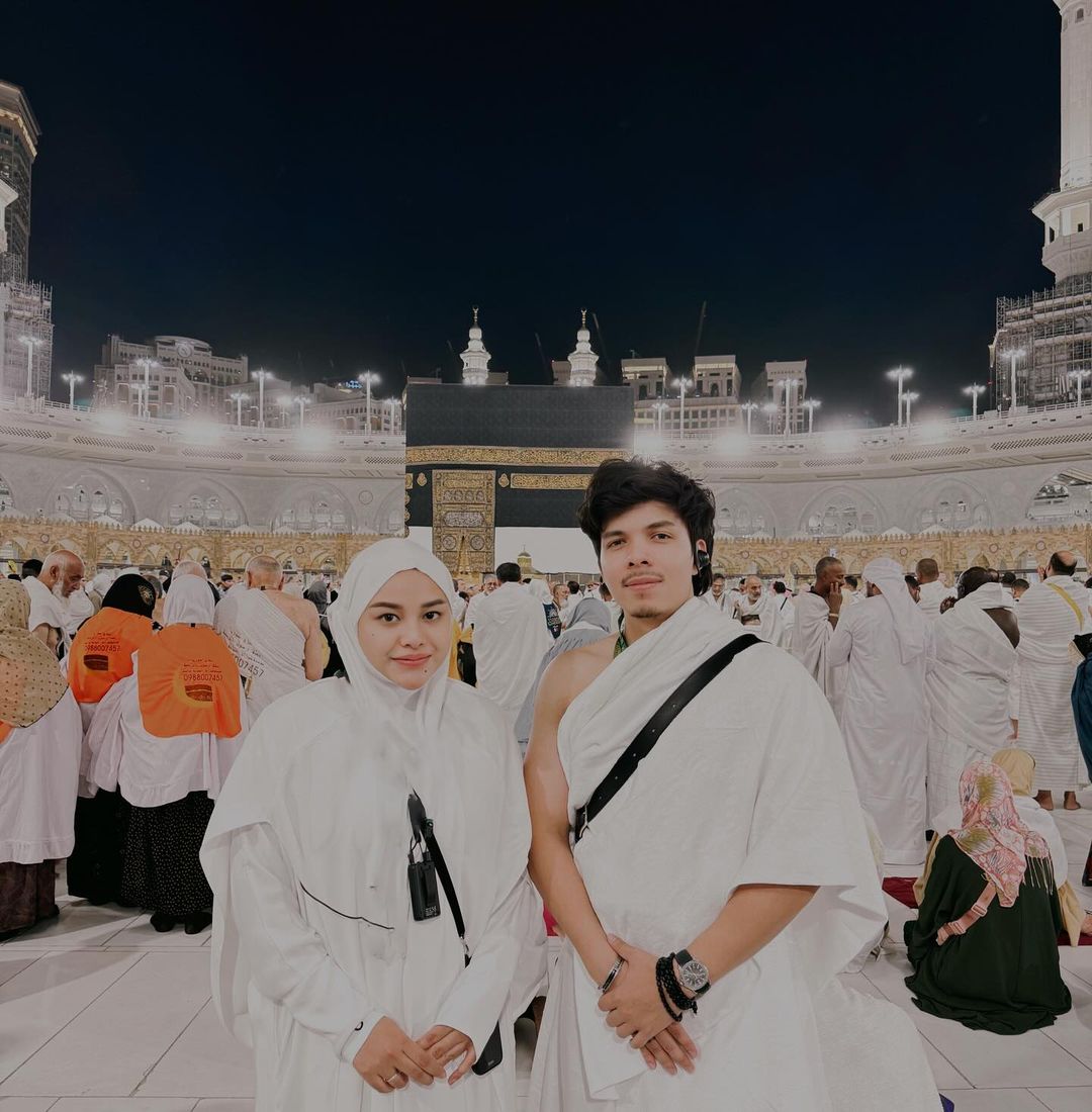 7 Artis Berangkat Haji Bareng Pasangan, Ibadah Jadi Makin Romantis