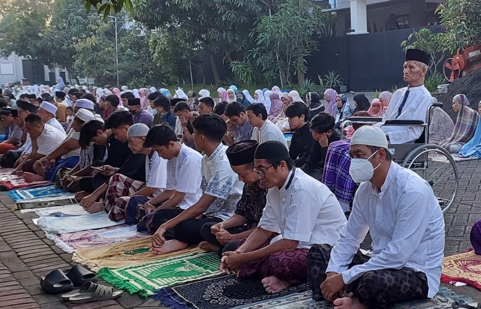 Idul Adha di Gading Kirana Estate, Takmir Masjid Al Ichsan Sembelih 8 Ekor Sapi dan 1 Kambing
