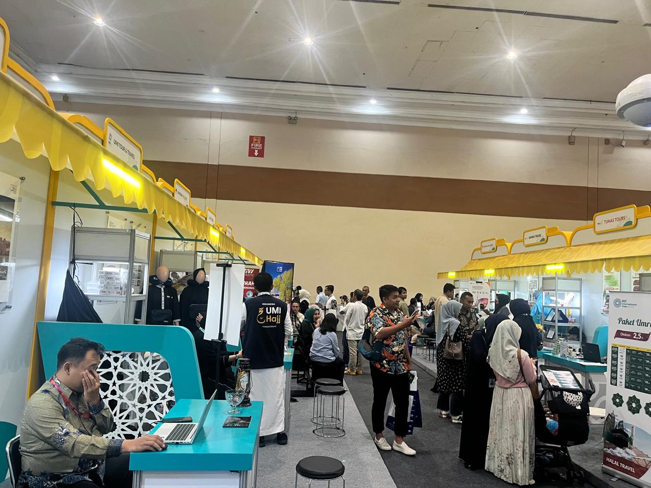 Tawarkan Harga Spesial, Booth Fashion di BSI International Expo Diserbu Pengunjung