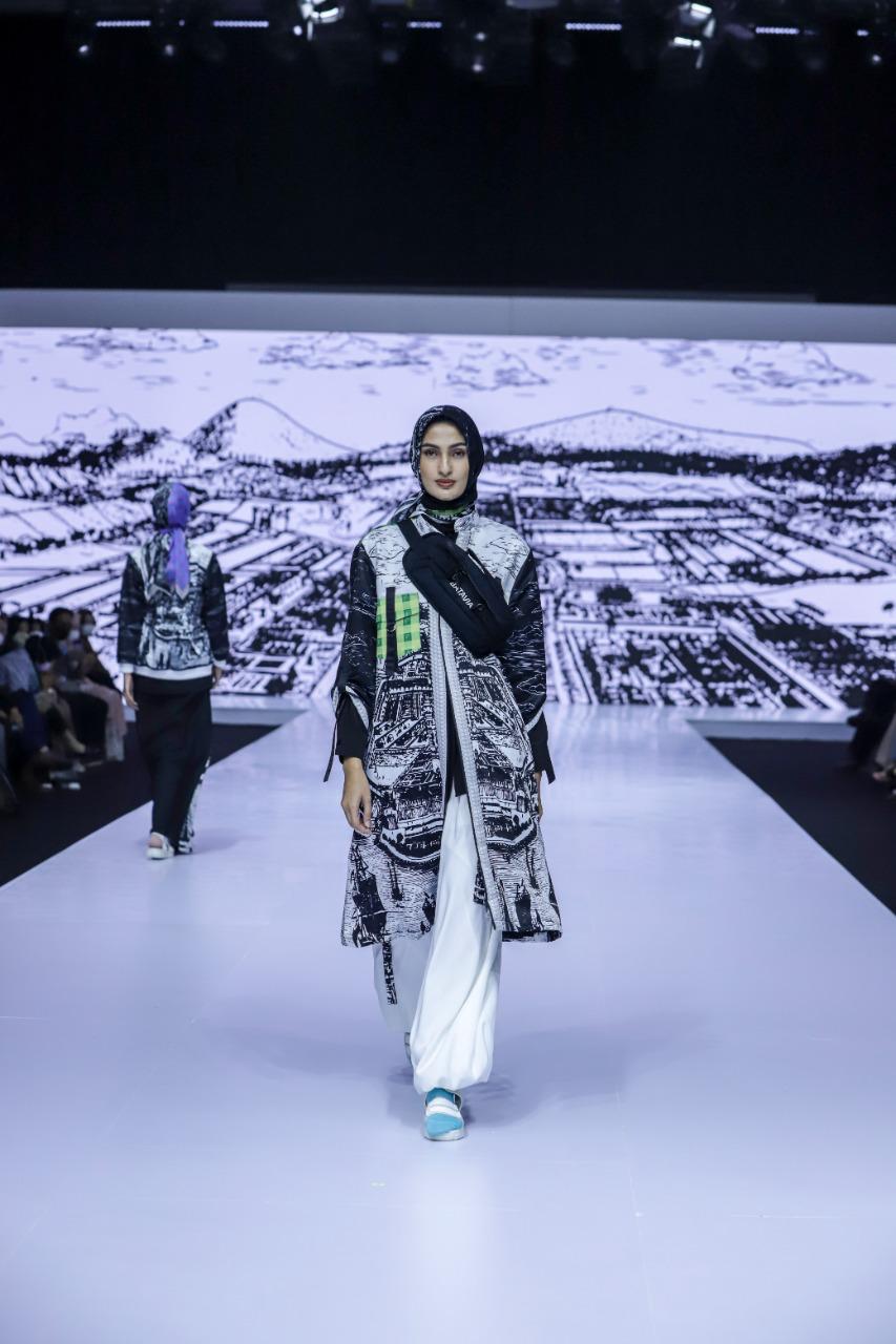 Fenny Saptalia Hadirkan Cerita Rakyat Lewat Desain Fesyen