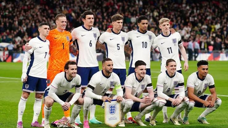 Rio Ferdinand Prediksi Susunan Pemain Utama Inggris vs Swiss
