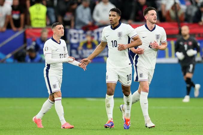 Rio Ferdinand Prediksi Susunan Pemain Utama Inggris vs Swiss