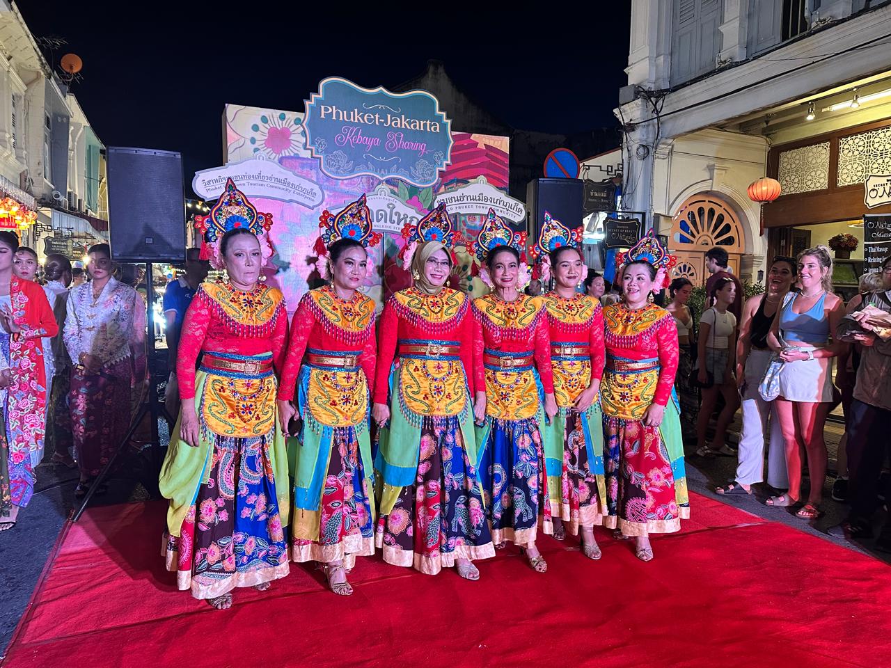 Susuri Sejarah Kebaya di 3 Negara, Komunitas Kebaya Menari Tukar Informasi Sejarah