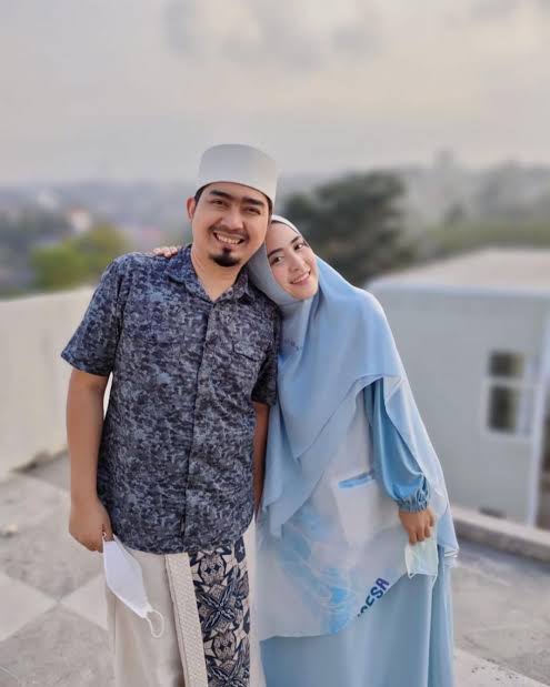 Deretan Artis Cantik Dinikahi Ustaz, Tampilan Jadi Syar'i dan Lebih Tertutup