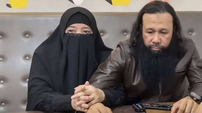 Deretan Artis Cantik Dinikahi Ustaz, Tampilan Jadi Syar'i dan Lebih Tertutup