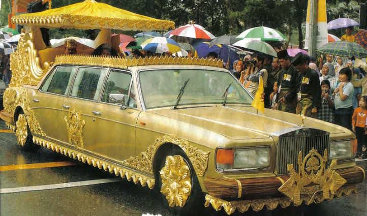 Woooww, Sultan Brunei Punya Koleksi 600 Rolls-Royce, 380 Bentley dan Belum Mobil Mewah Yang Lain