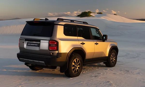 Perbandingan Toyota Land Cruiser Prado vs GWM Tank 500: Mana yang Lebih Unggul?