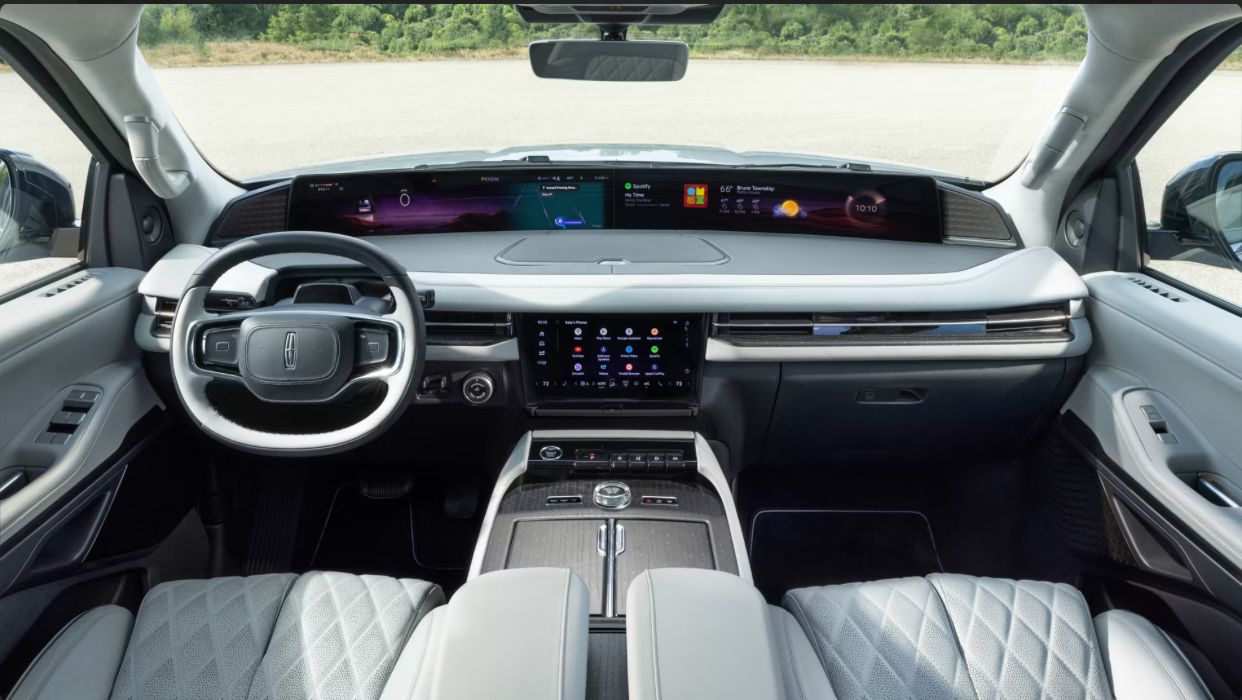 Lincoln Navigator 2025 atau Cadillac Escalade 2025, Mana SUV Mewah Pilihanmu?