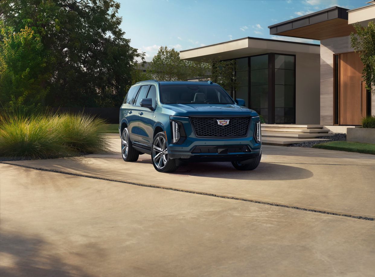 Lincoln Navigator 2025 atau Cadillac Escalade 2025, Mana SUV Mewah Pilihanmu?