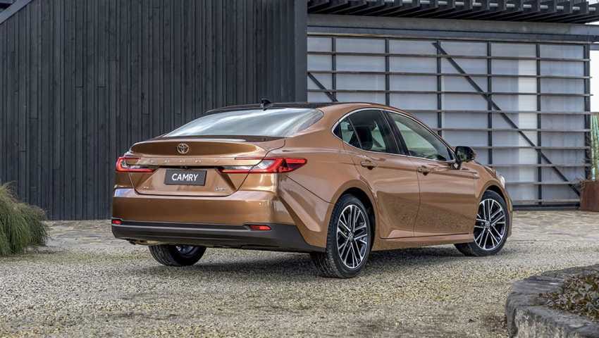 Toyota Luncurkan Camry Generasi ke-9, Emang Keren Tapi Ya, Lumayan Mahal: Sepadan Sih