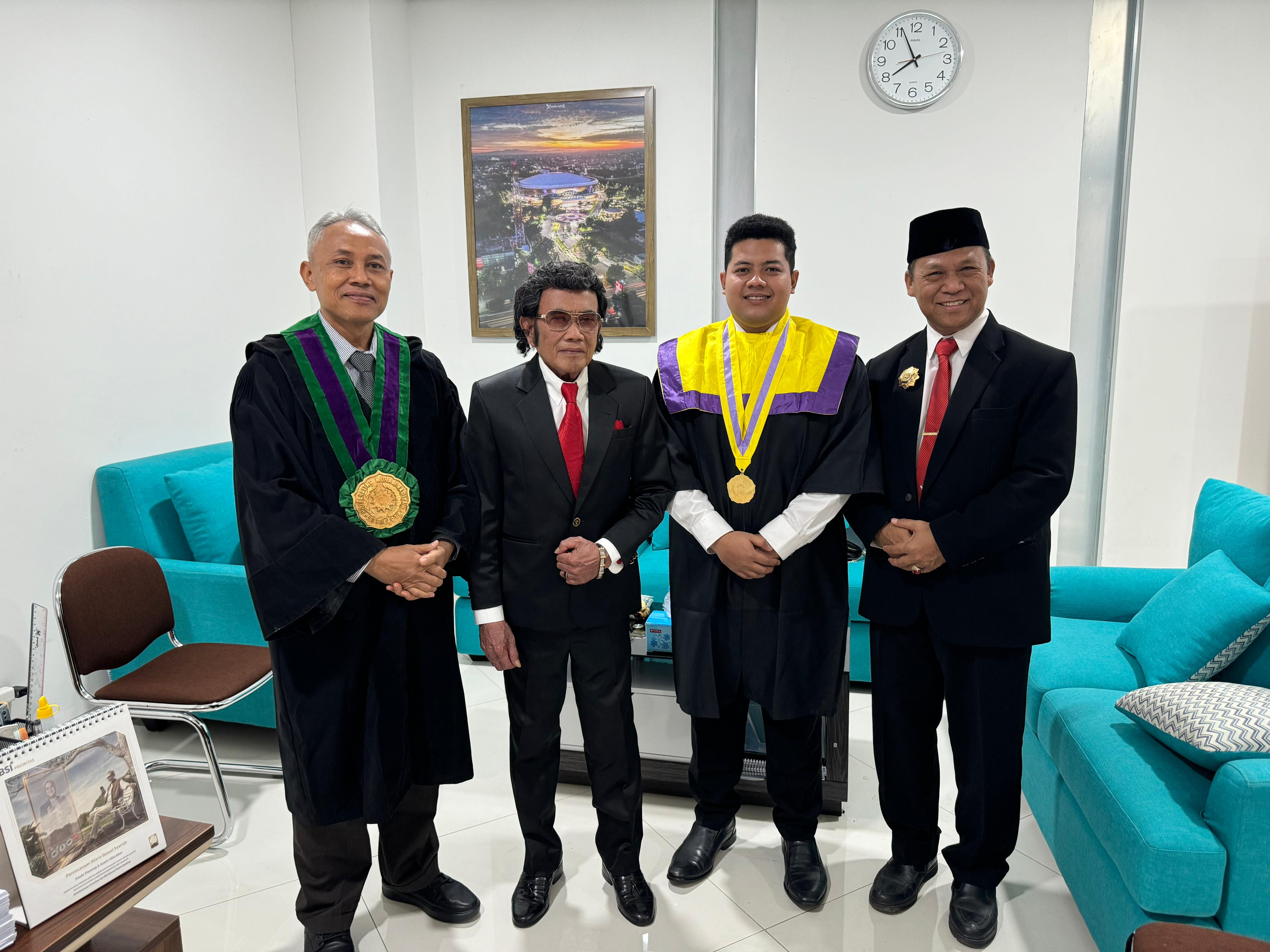 Rhoma Irama Berpesan Kepada Wisudawan UMS: Jadilah Apapun yang Selalu Bertakwa