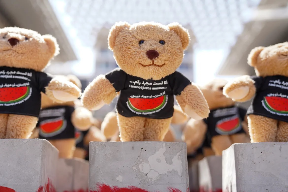 15.000 Lebih Boneka Beruang Dipajang di Qatar untuk Bantu Anak-anak di Gaza