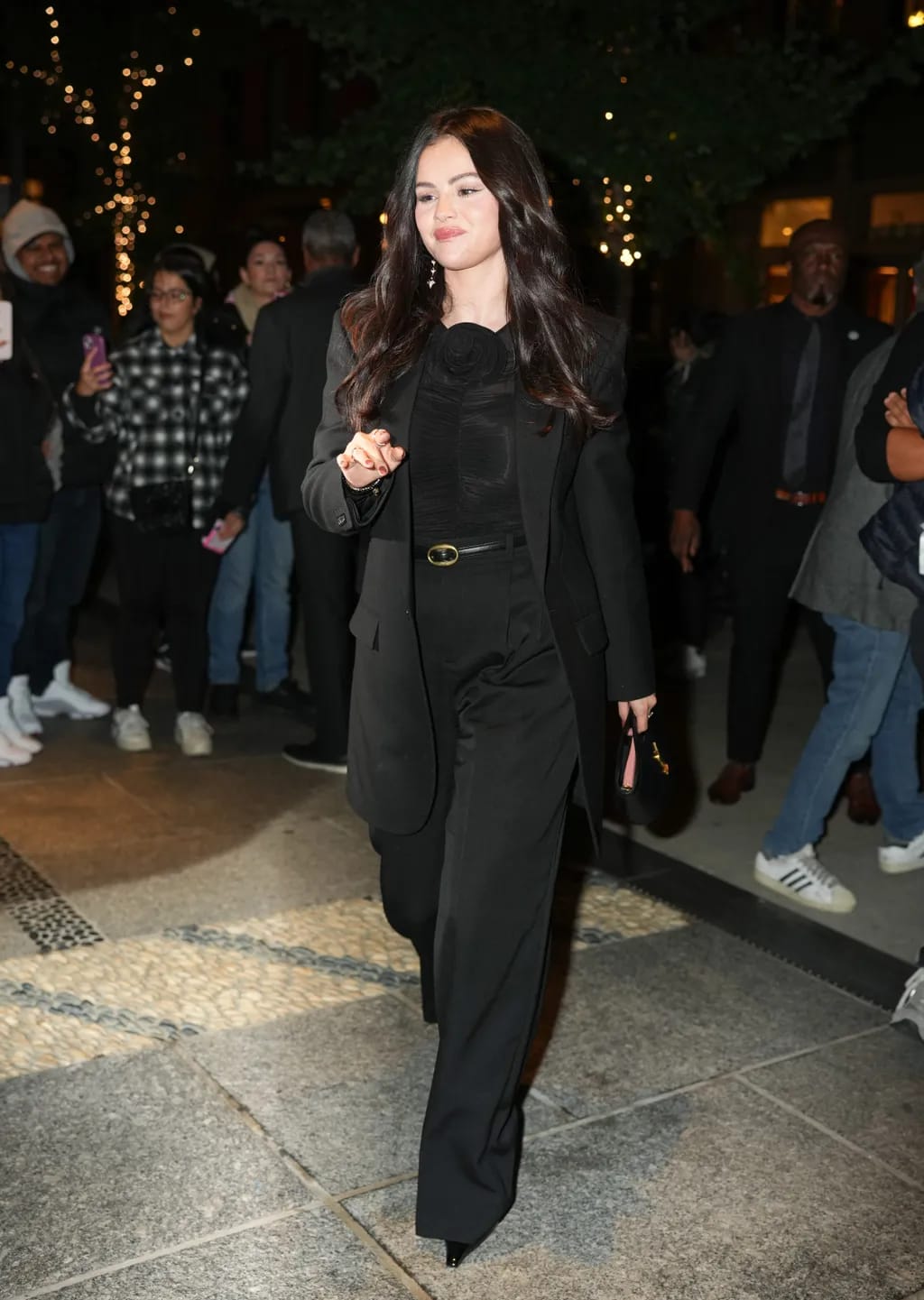 Selena Gomez, Ternyata Suka Tas Saint Laurent Seharga 30 Juta Sebagai Simbol Miliarder Baru