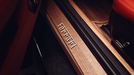 Kolaborasi Mewah, Ferrari Roma Spider Bertemu Montblanc, Hasilnya Bikin Tercengang