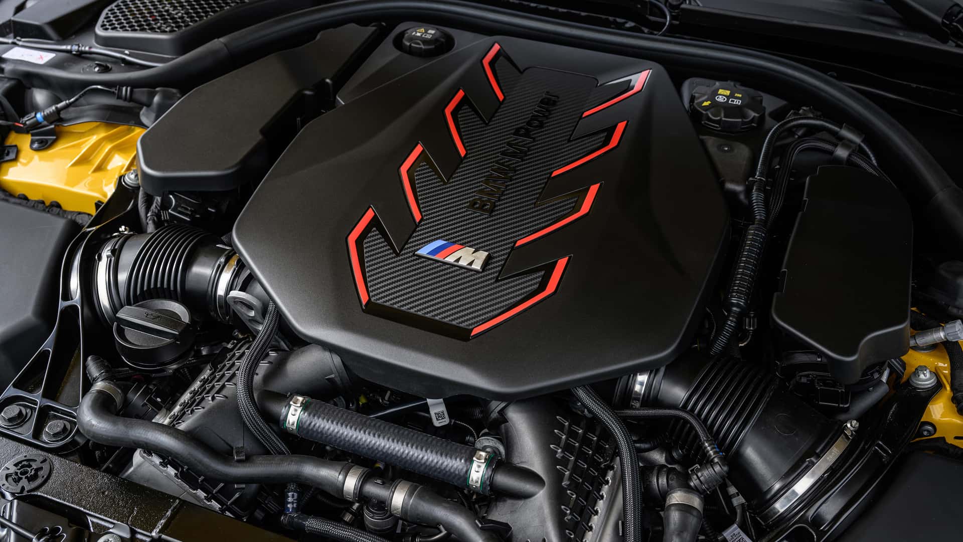 Review BMW M5 2025: Monster Bertenaga 717 HP yang Bikin Melongo, Secepat Mobil Listrik!