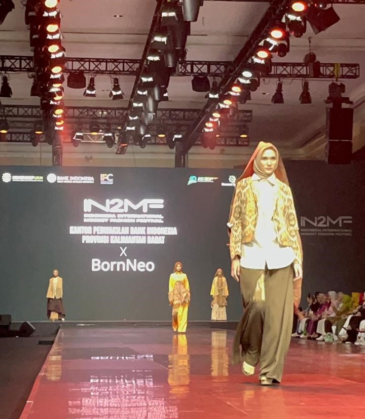 Fashion Show IN2MF Tampilkan Karya Desainer Binaan Bank Indonesia hingga Mancanegara