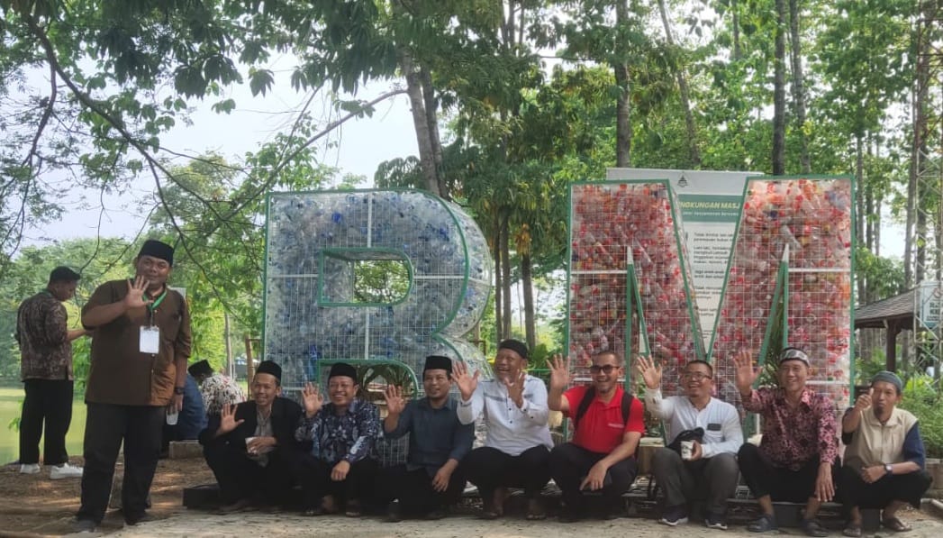 Masjid Baitul Makmur Cikarang Dikunjungi 10 Pesantren Ternama, Program Eco Masjid Jadi Perhatian
