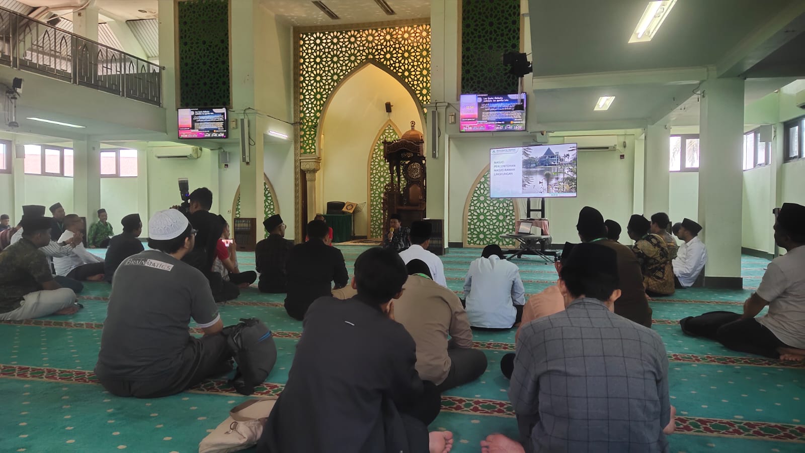 Masjid Baitul Makmur Cikarang Dikunjungi 10 Pesantren Ternama, Program Eco Masjid Jadi Perhatian