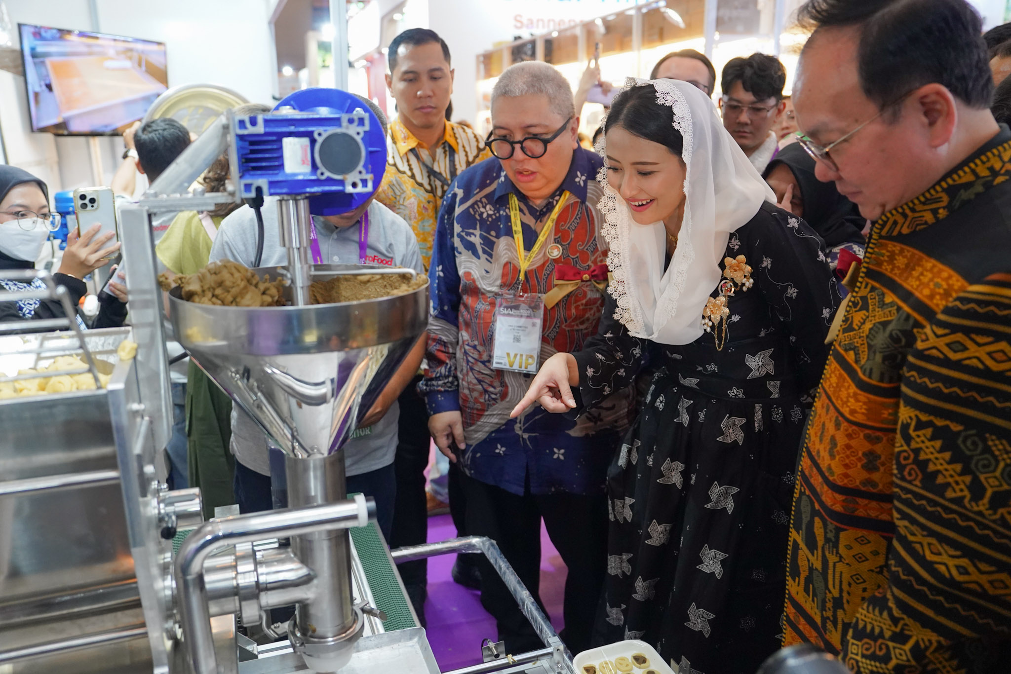 SIAL Interfood 2024: Wamendag Roro Esti Dorong UMKM Go International Lewat Pameran Makanan Terbesar Dunia