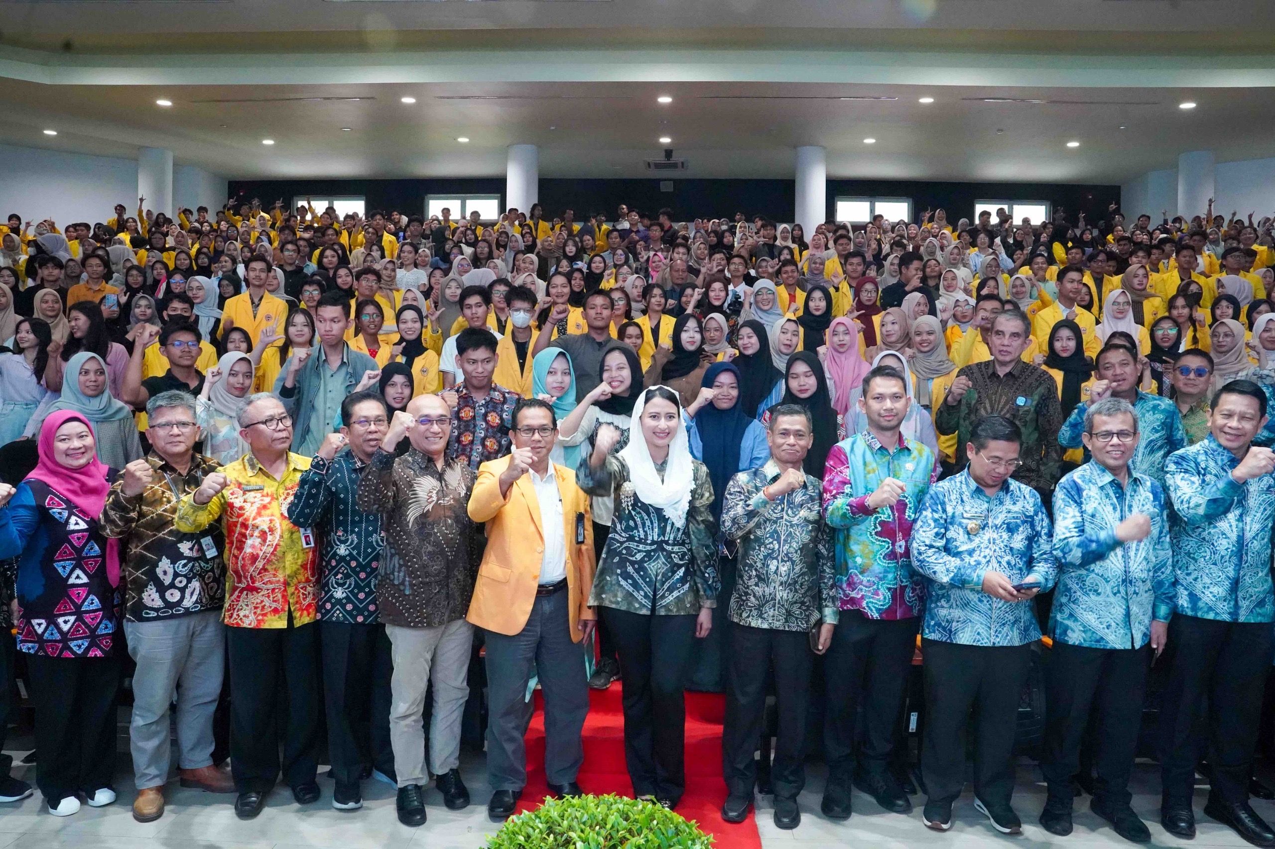 Target Ekonomi 8 Persen! Wamendag Roro Esti Ungkap Strategi Pemerintah di ULM Banjarmasin