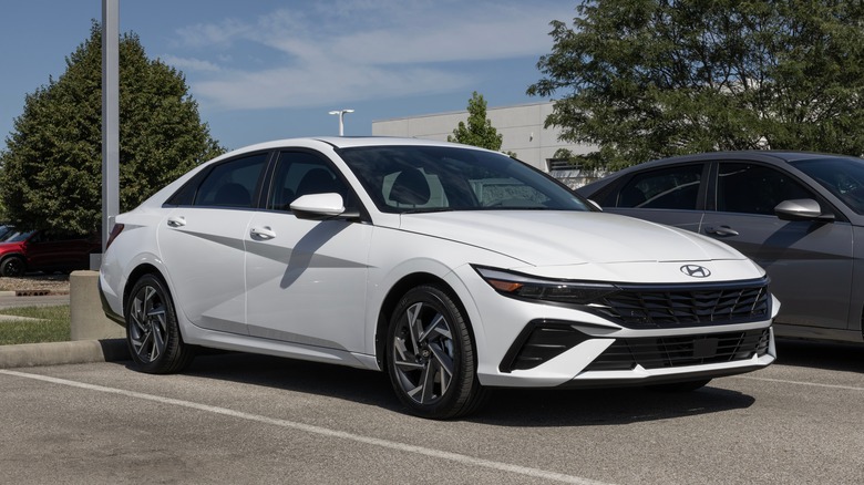 Mencari Alternatif Honda Civic? Ini 3 Mobil Sedan yang Patut Dibeli