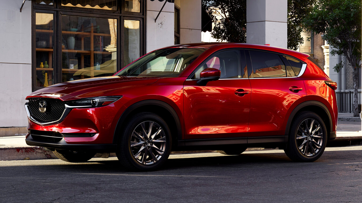 Toyota Buat Kejutan, Corolla Cross 2025 Hadir dengan Warna Khas Mazda
