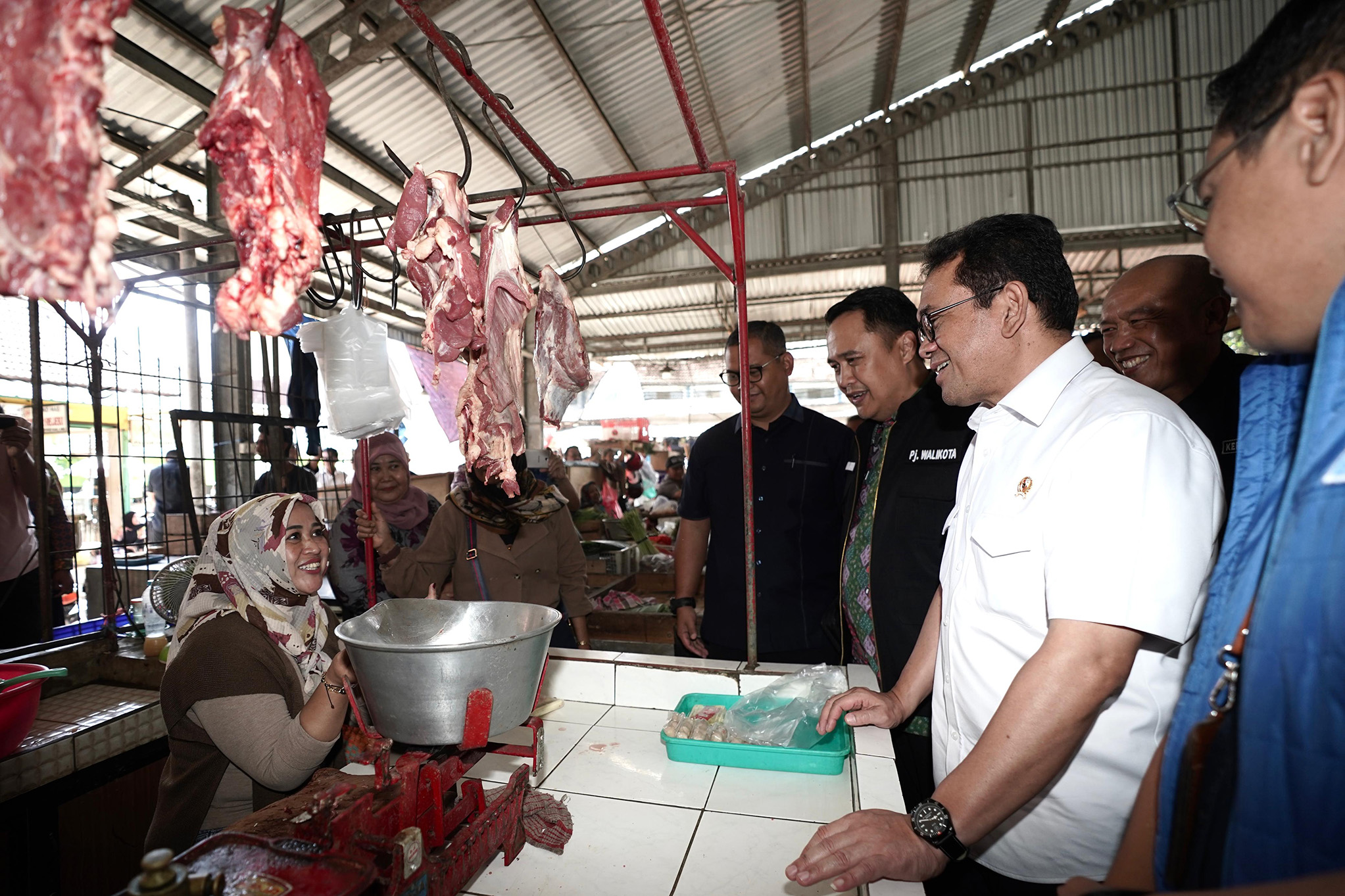 Sidak Pasar Madyopuro Malang, Mendag: Harga dan Stok Bapok Dipastikan Aman