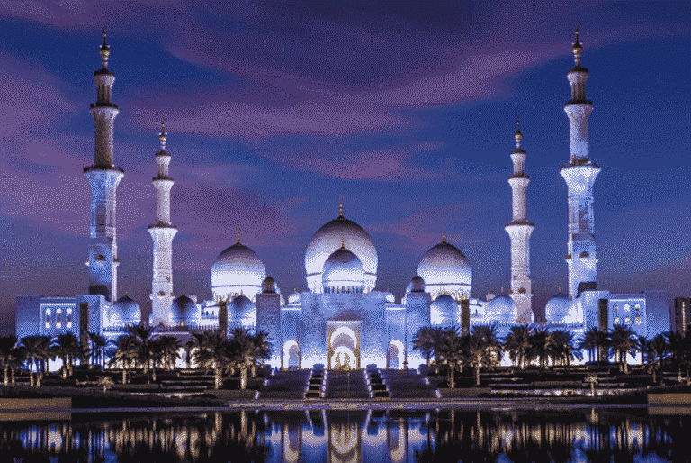 Traveling Hemat ke Abu Dhabi? Kunjungi 13 Tempat Keren Ini