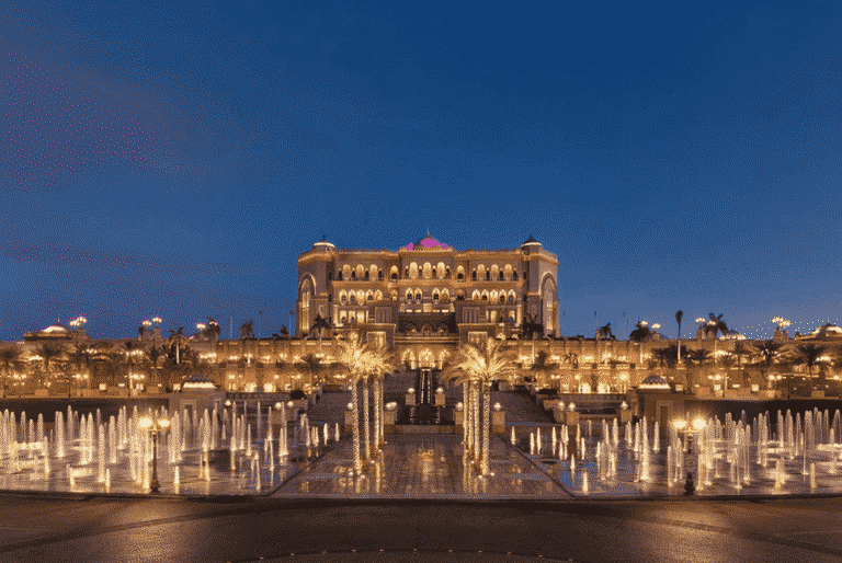Traveling Hemat ke Abu Dhabi? Kunjungi 13 Tempat Keren Ini