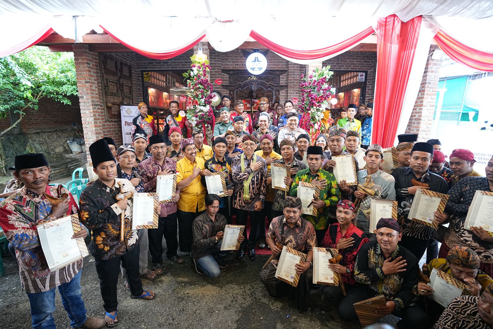 Resmikan Monumen Keris, Menteri Kebudayaan Tegaskan Sumenep Layak Jadi Ibukota Keris Dunia