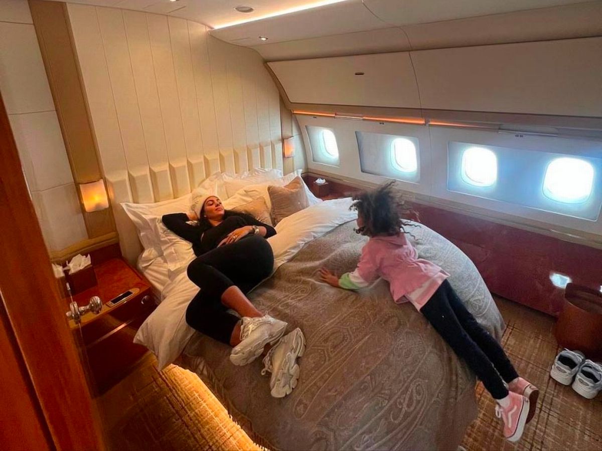 Hemmm, Private Jet CR7 Pun Harganya Rp1,1 Triliun, Apa Saja Kekayaan Lainnya?