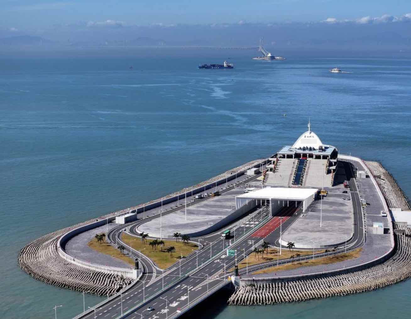 Jembatan dan Terowongan Bawah Laut Hongkong-Macau Jadi Keajaiban Teknik Dunia