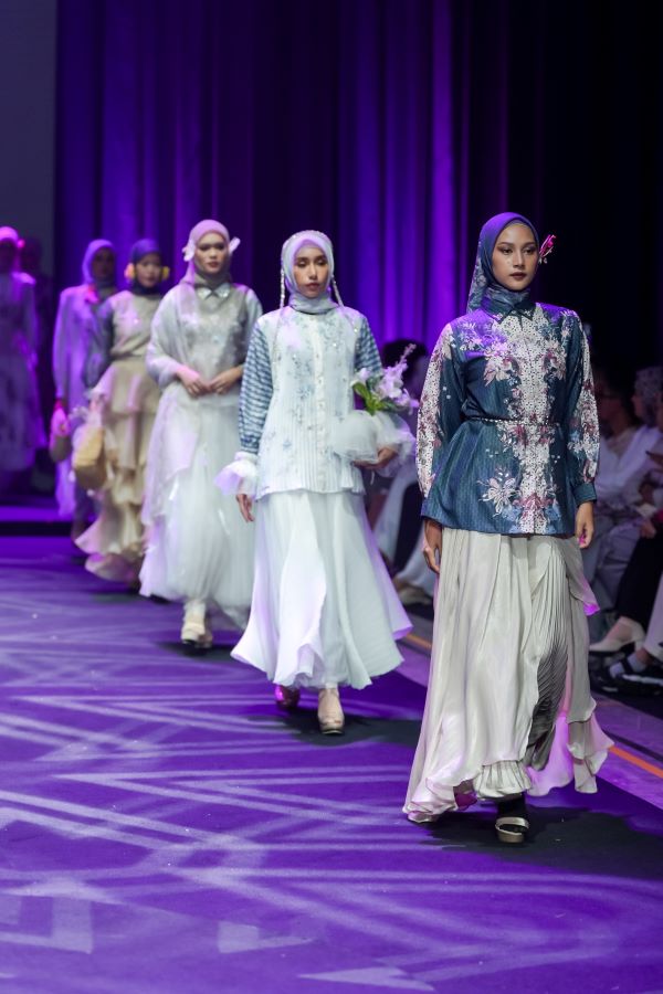 Tampil Cantik nan Romantic di Hari Raya, Ini Koleksi Raya Milik Vanilla Hijab