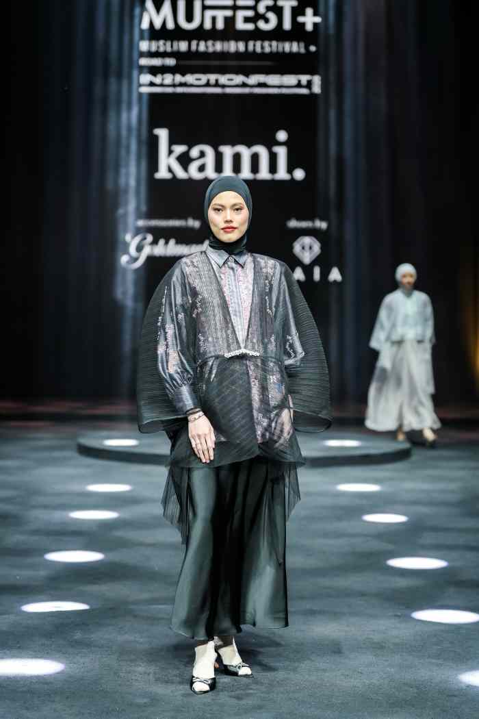Athemina, Koleksi Sarimbit Perdana dari Kami dengan Nuansa Warna Gelap nan Anggun