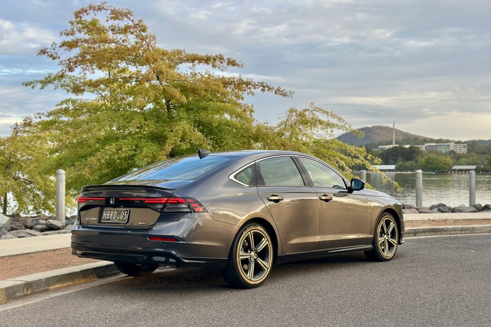 Honda Accord Generasi ke-11: Mobil Sedan yang Bisa Membuat Kita Jatuh Cinta Lagi pada Sedan