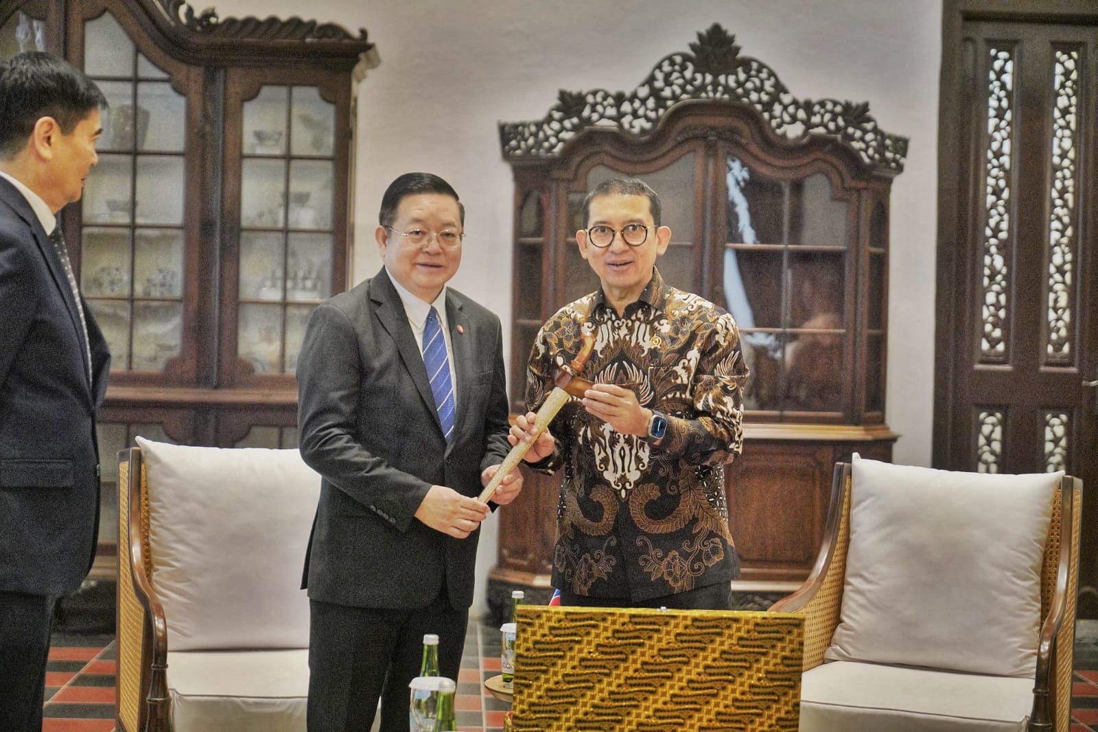 Hadiri Penghargaan MURI, Menbud Sambut Baik Komitmen Penyerahan Koleksi Lampu Antik Untuk Menjaga Memori Kolektif Bangsa