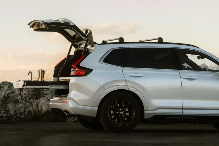 Honda CR-V Kini Bisa Disulap Jadi Camper Van Mungil untuk Liburan Outdoor