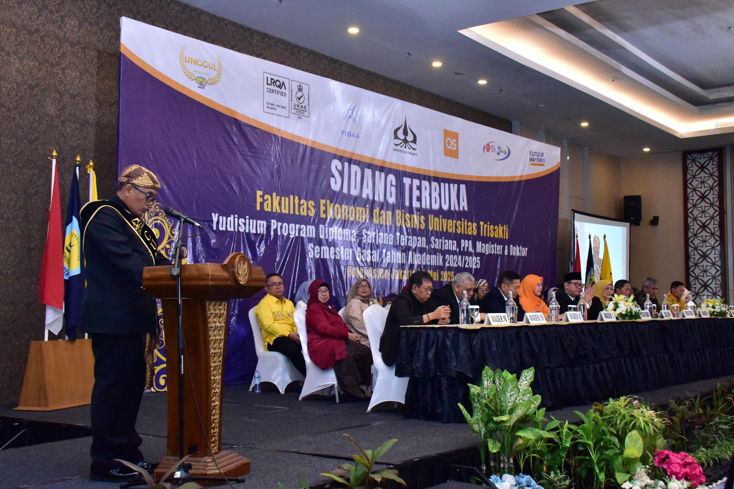 Sidang Terbuka Yudisium, Dankormar Lulus Cumlaud Program Doktor FEB Trisakti