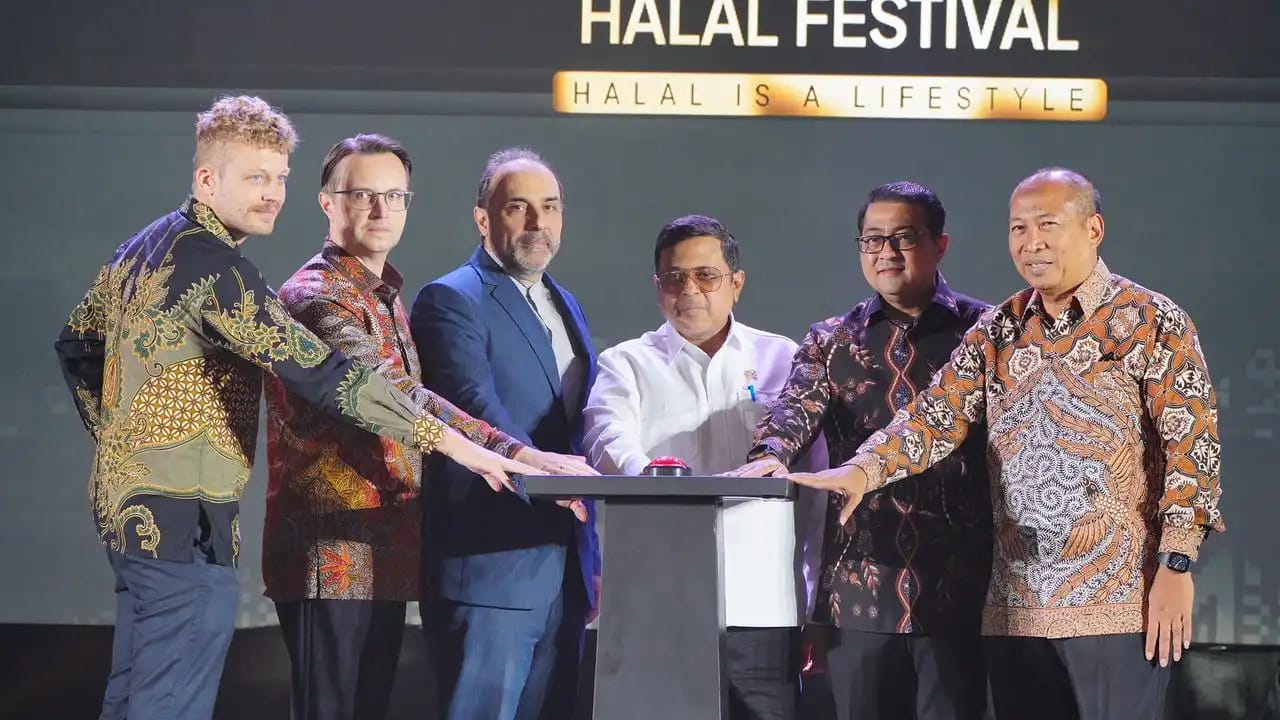 Babe Haikal Gaungkan Misi Halal Global Saat Buka IIHF di JICC
