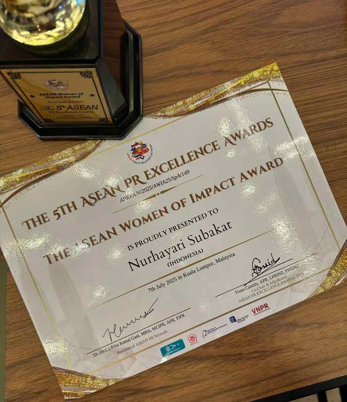 Penuh Inspirasi, Nurhayati Subakat Dianugerahi ASEAN Women of Impact Award 2025
