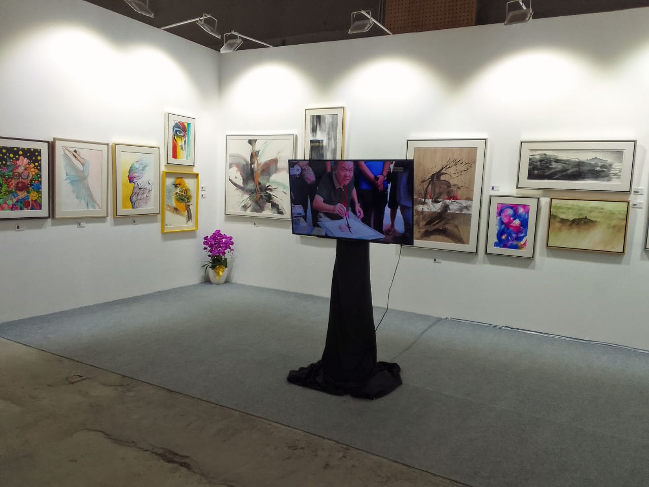 Komunitas ABAS Gelar Pameran Cat Air dan Wicara Seni ‘Art & Finance’ di Art Moments 2025