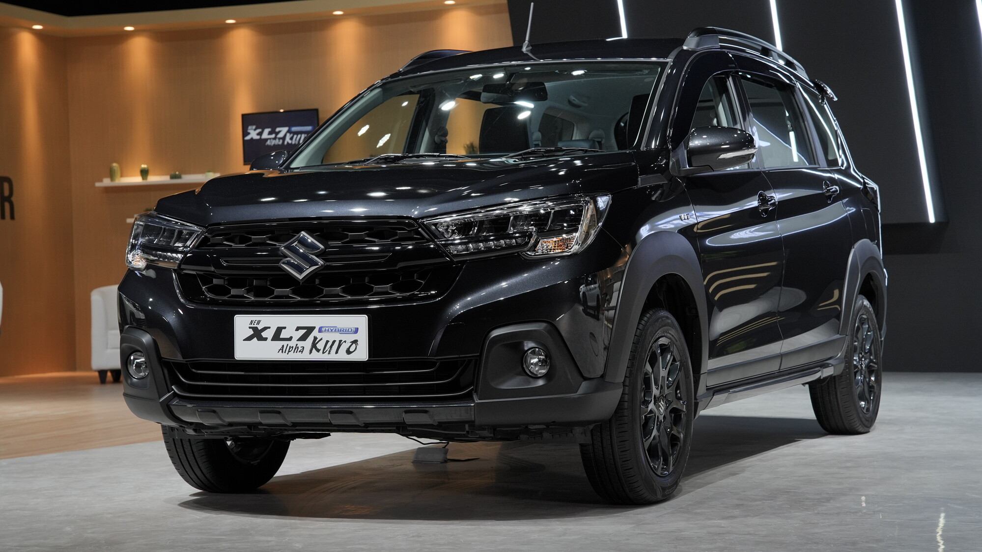 Suzuki Luncurkan New XL7 Hybrid Alpha Kuro: Perkuat Citra SUV Elegan Ramah Lingkungan