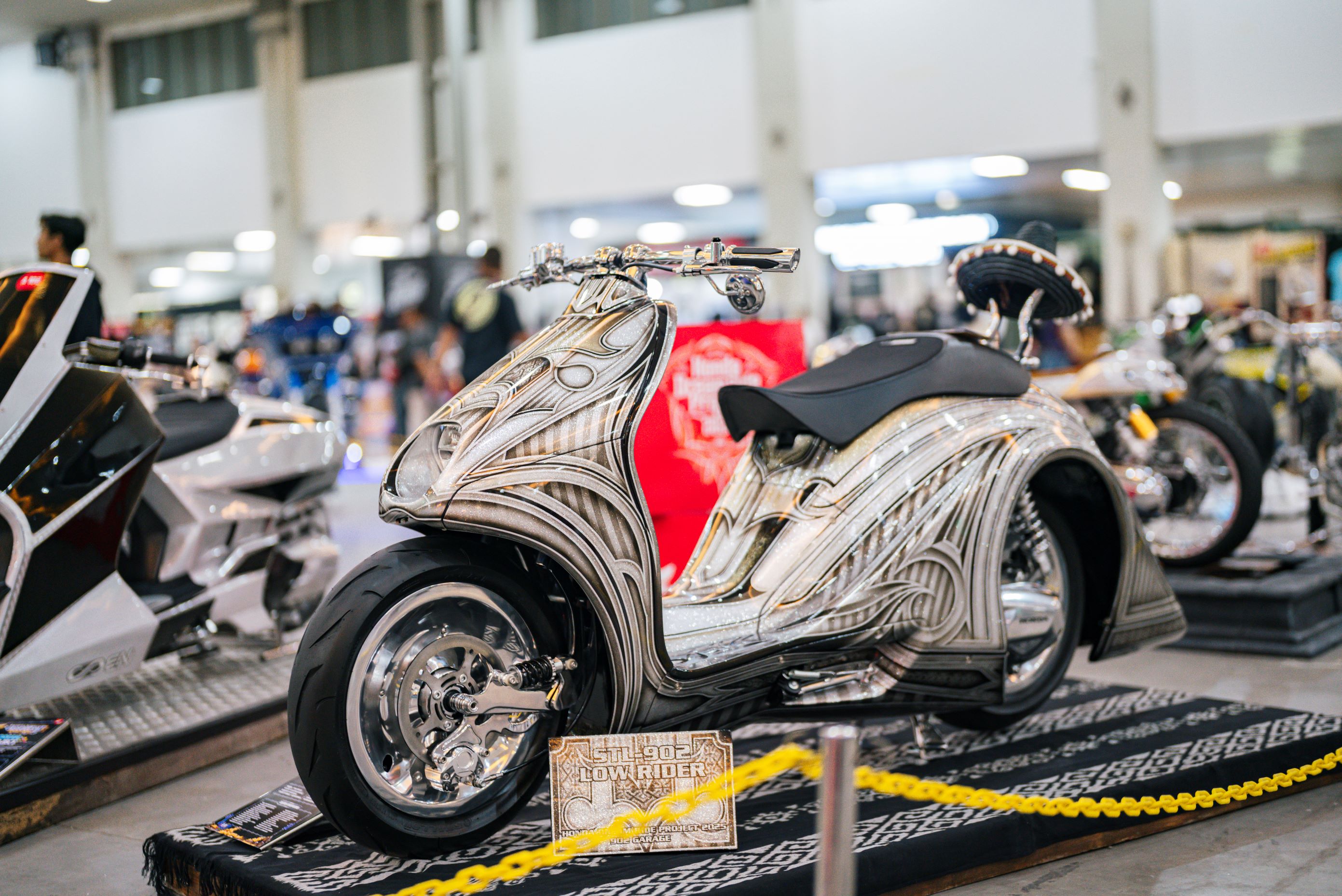 Karya Modifikator Indonesia Tembus Mooneyes Yokohama 2025, Honda Stylo160 Usung Gaya Neo Boardtracker