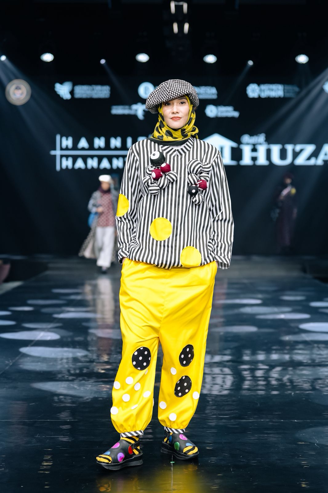 Unchaostic Dotsicle: Nostalgia Polkadot dalam Gaya Masa Kini, Kolaborasi Hannie Hananto x Batik HUZA