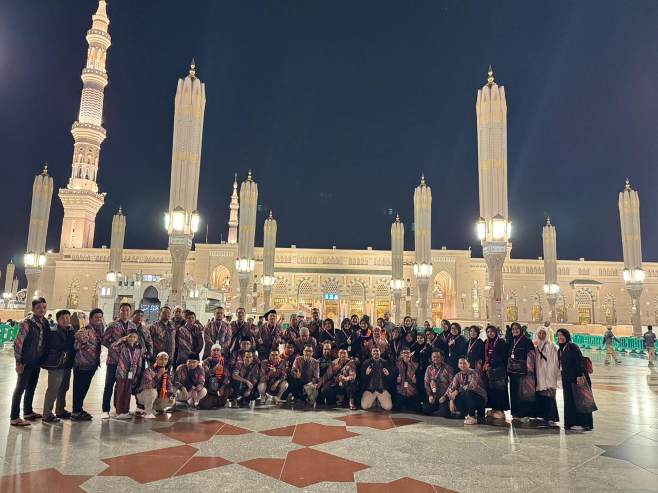 Adhimix Group Umrahkan 84 Karyawan dan Keluarga ke Tanah Suci, Komitmen Sejak 2009 Terus Berlanjut