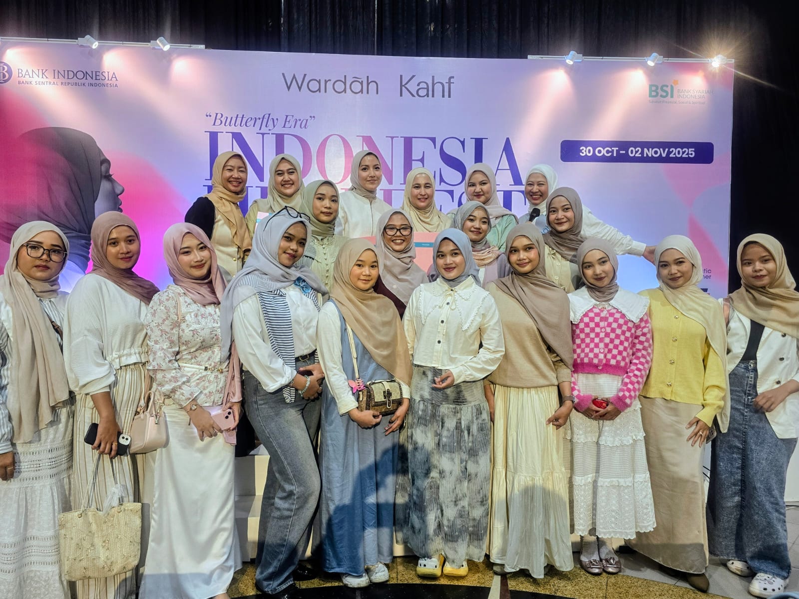 Wardah Hadirkan Inovasi Hijab Studio AI, Pertama di Indonesia