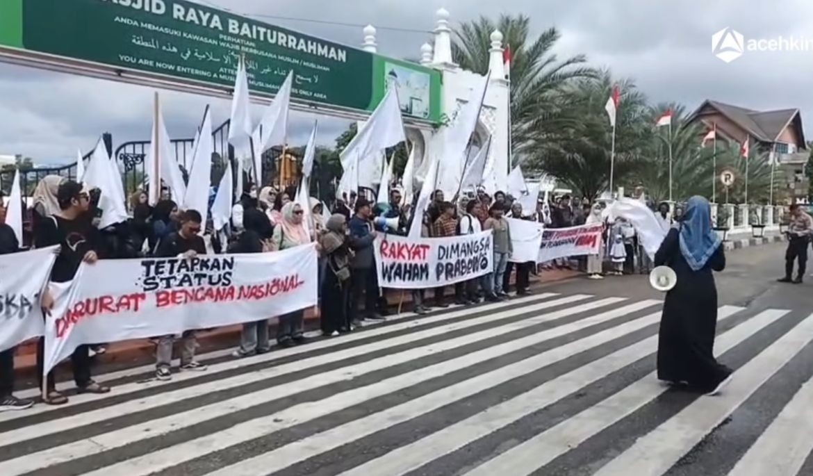 Darurat Aceh, Warga Kibarkan Bendera Putih Simbol Kecewa dengan Pemerintah dan Butuh Bantuan Internasional