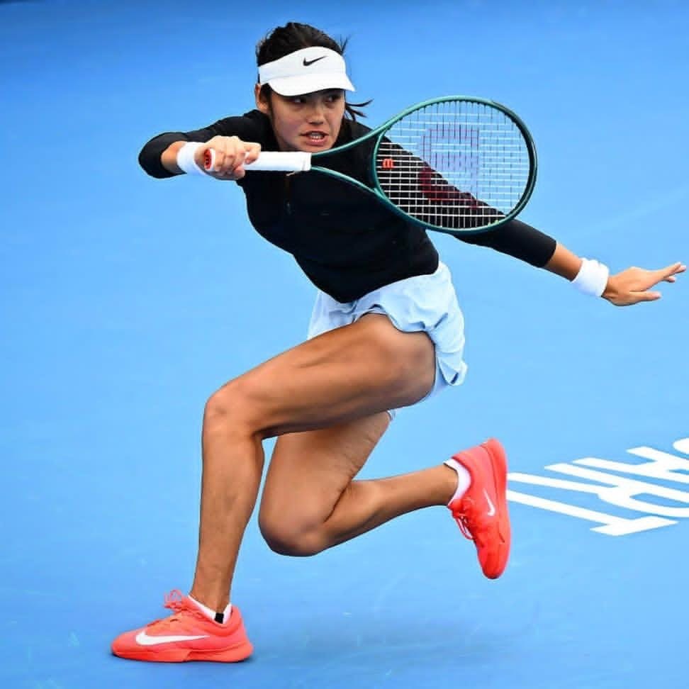 Si Cantik Emma Raducanu Menang Mudah di Babak Awal Australia Open, Sabalenka Juga Sukses