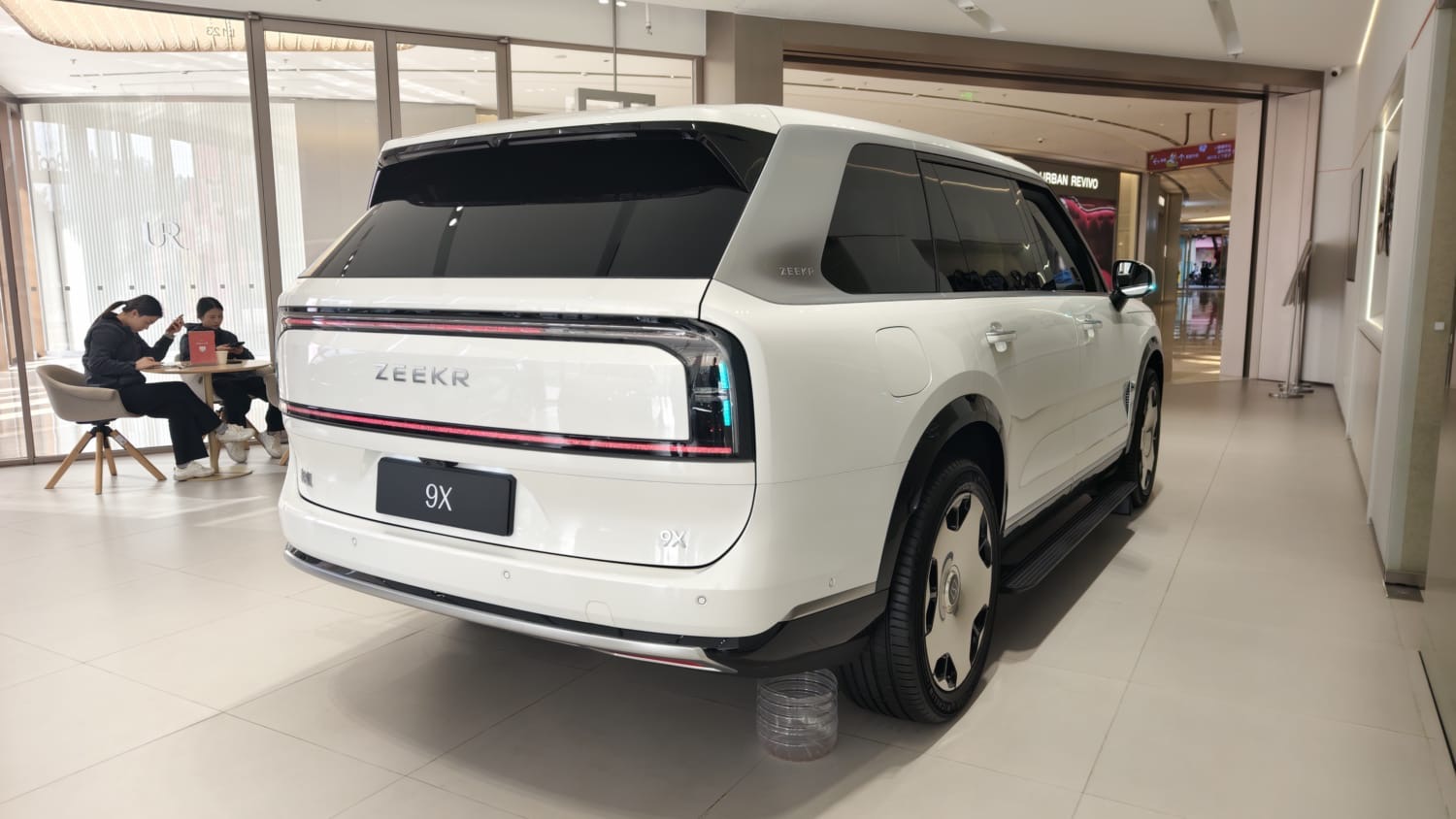 Zeekr 9X: Mobil Mewah China Yang Bikin Konsunen Range Rover dan Bentley Beralih Hati
