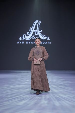 Koleksi Fleur Nouvelle dari Ayu Dyah Andari, Pilihan untuk Tampil Lembut dan Feminin di Hari Raya